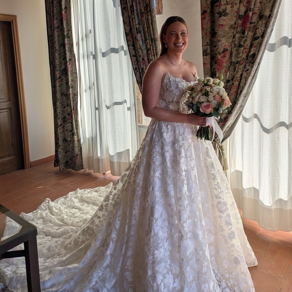 Pronovias White Floral Lace Wedding Dress